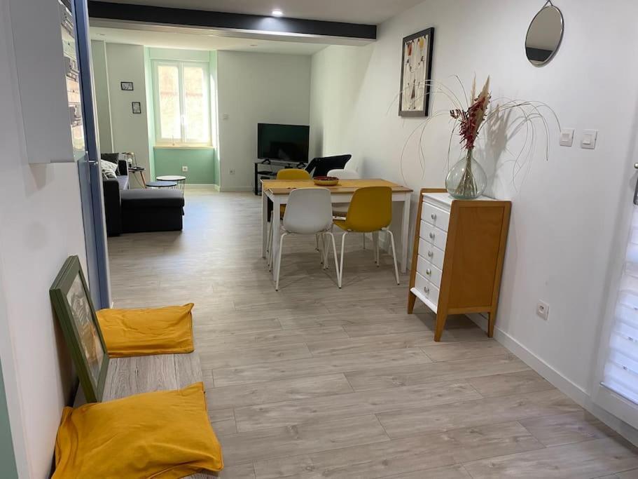 Apartamento Entre La Montagne Et La Riviere Sinsat Exterior foto