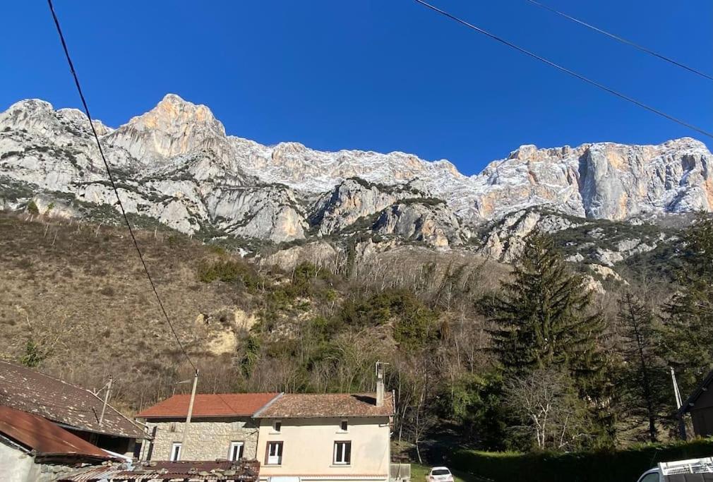 Apartamento Entre La Montagne Et La Riviere Sinsat Exterior foto